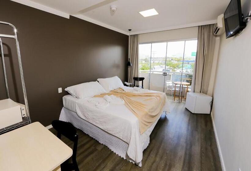 חדר דלוקס, Das Nações