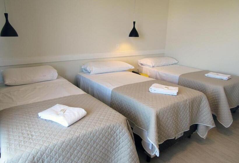 חדר סטנדרט לשלושה, Das Nações