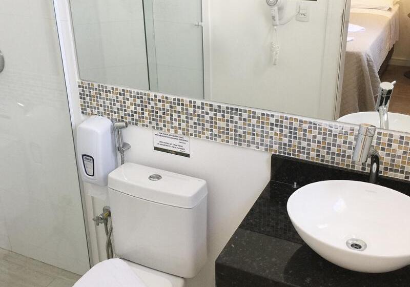 חדר סטנדרט לארבעה, Das Nações