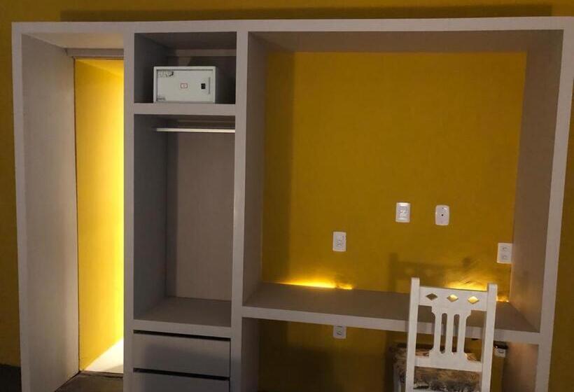 غرفة قياسية ثلاثية مزودة بشرفة, Pousada Portas Da Amazonia