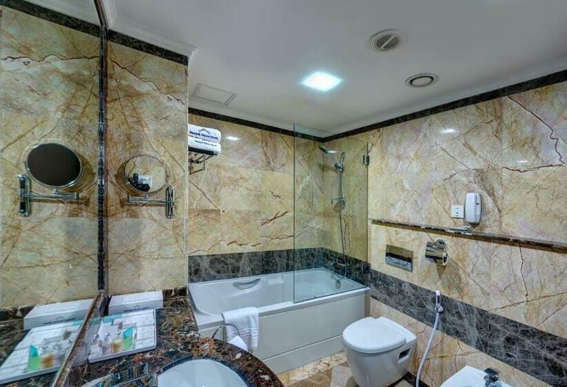 اتاق کلاسیک با تخت دونفره, Sharjah Palace