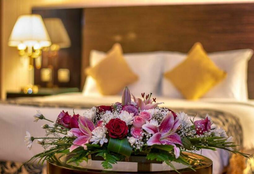 اتاق کلاسیک با تخت دونفره, Sharjah Palace