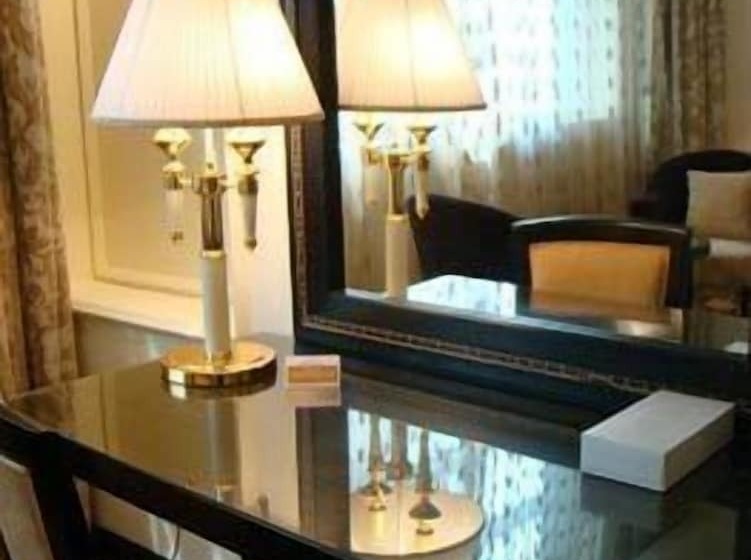 سوییت اجرایی, Sharjah Palace