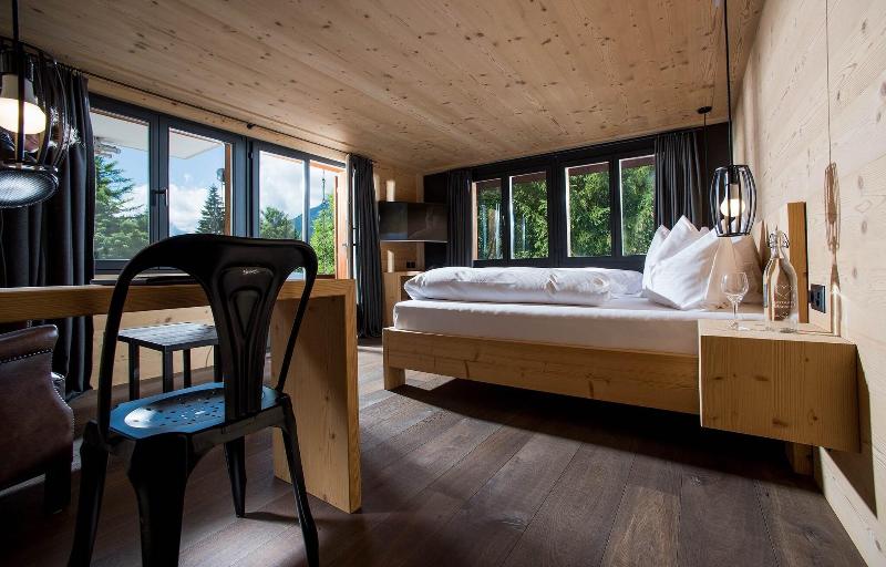 اتاق کلاسیک, Sharjah Palace