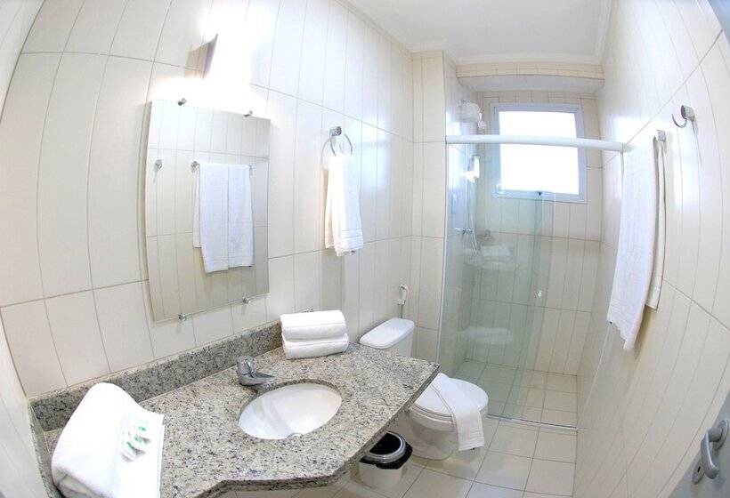 חדר סטנדרט לשלושה, Simas Praia