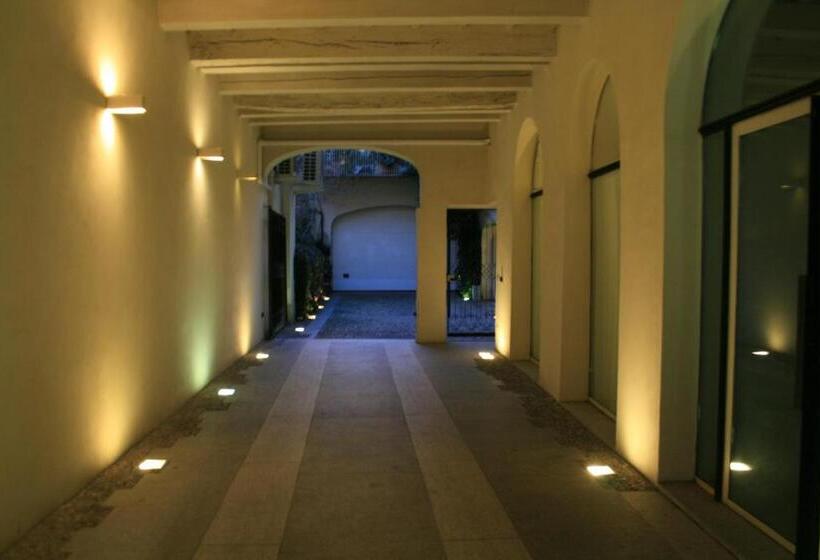 اتاق استاندارد, Il Cortiletto