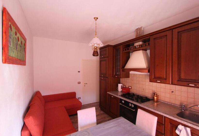 اتاق استاندارد چهارنفره با سرویس بهداشتی مشترک, Romeo & Juliet Non