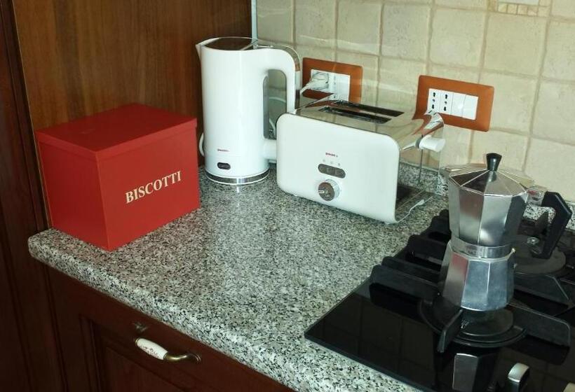 اتاق استاندارد با سرویس بهداشتی مشترک, Romeo & Juliet Non