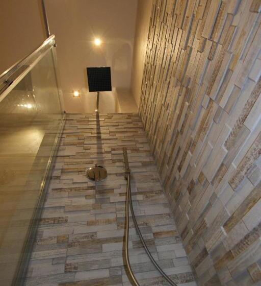 آپارتمان 2 خوابه, Romeo & Juliet Non