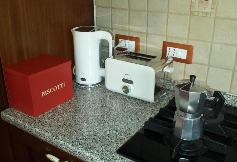 اتاق استاندارد با سرویس بهداشتی مشترک, Romeo & Juliet Non