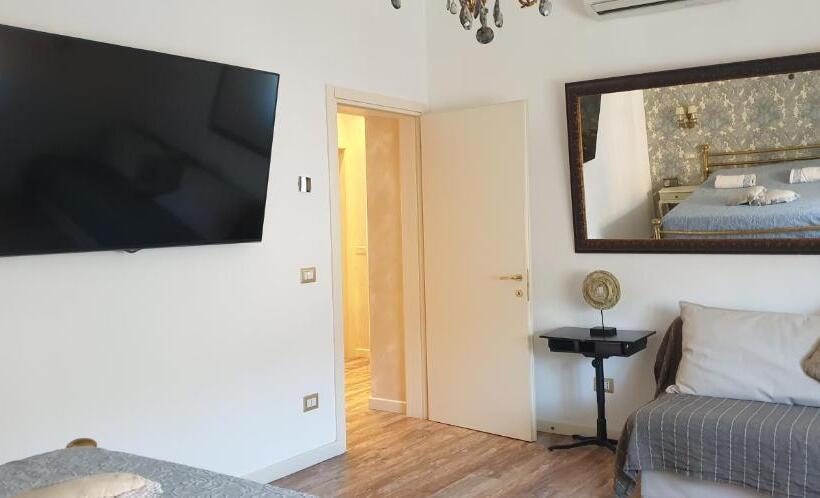 آپارتمان 2 خوابه, Romeo & Juliet Non