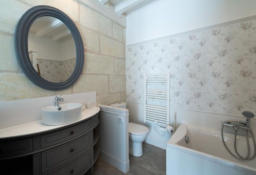 スタンダードトリプルルーム, Le Clos De La Rousselière B And B