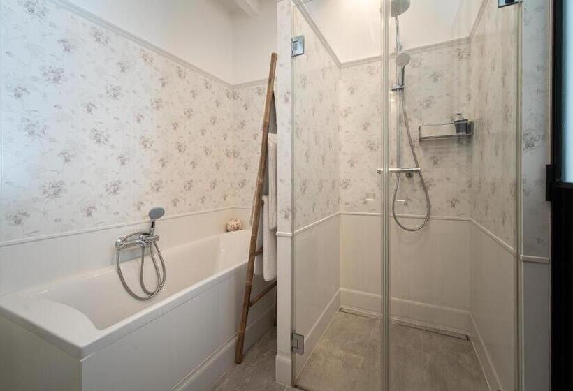 スタンダードトリプルルーム, Le Clos De La Rousselière B And B