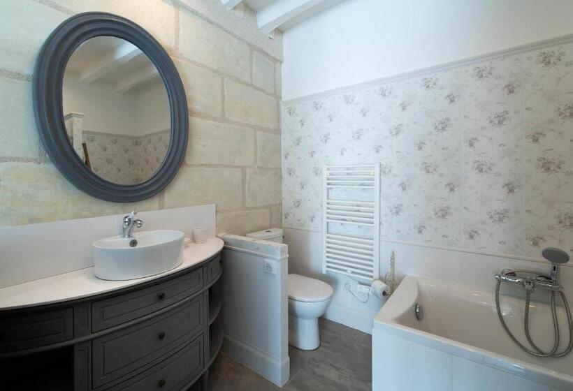 スタンダードトリプルルーム, Le Clos De La Rousselière B And B