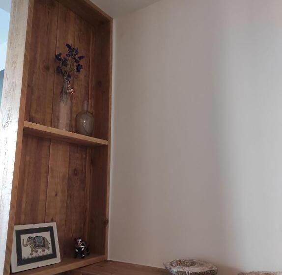 标准工作室, B&b In Den Roden Schilt