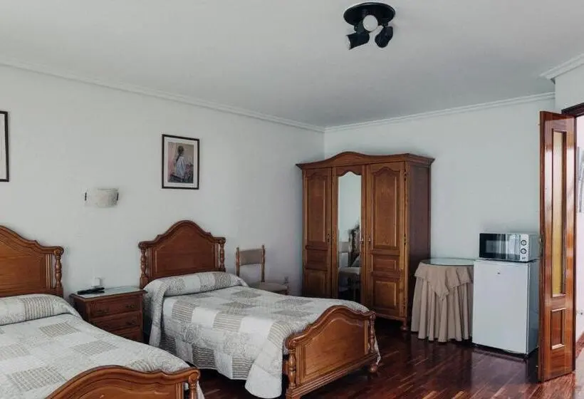 اتاق استاندارد سه نفره, Pensión Amaia H Vi 00348