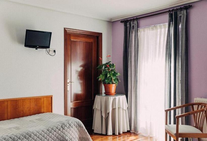Quarto Quádruplo Estandar, Pensión Amaia H Vi 00348