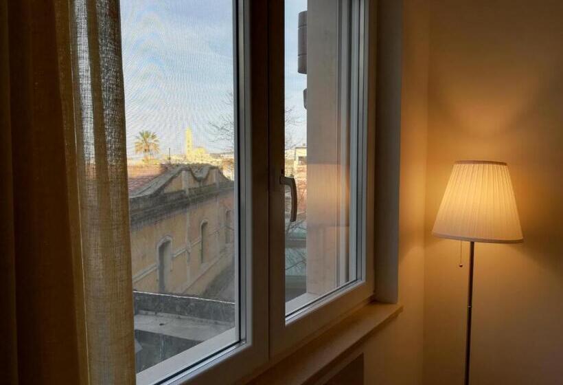 اتاق لوکس, Persio31