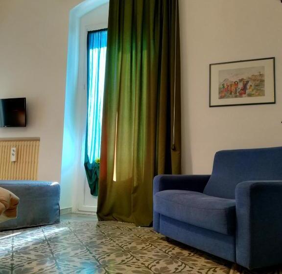 اتاق لوکس, Persio31