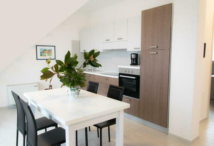 דירת שני חדרים, Residenza Pastrengo