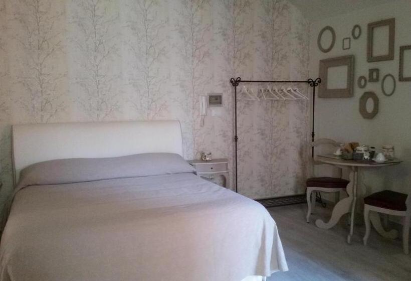 غرفة قياسية, Novecento Charming Room