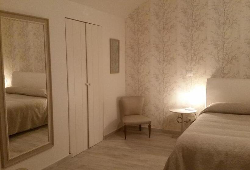 غرفة إقتصادية, Novecento Charming Room