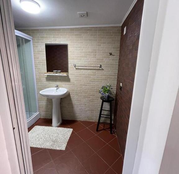 סוויטה נוף לבריכה, Pridvorul Haiducilor