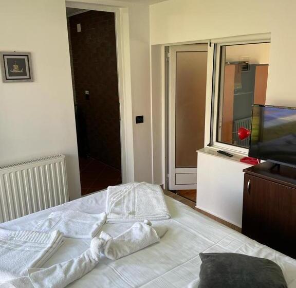 プールビュースイート, Pridvorul Haiducilor