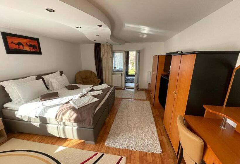 プールビュースイート, Pridvorul Haiducilor