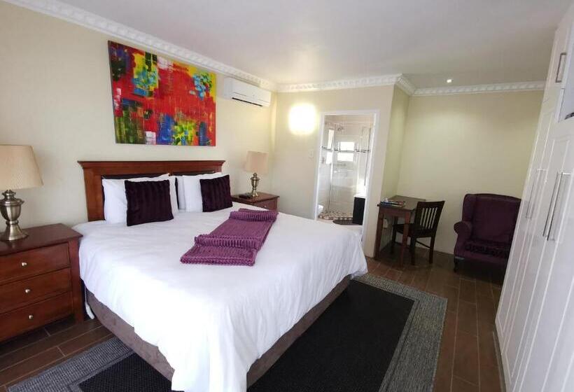 Suíte Deluxe Cama King, Lucolo Palace B&b   Mthatha