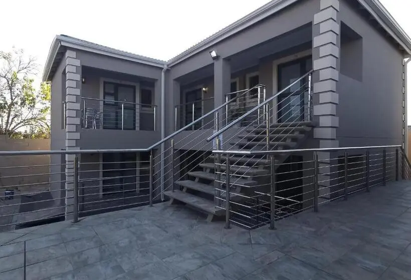 キングサイズベッドのデラックススイート, Lucolo Palace B&b   Mthatha