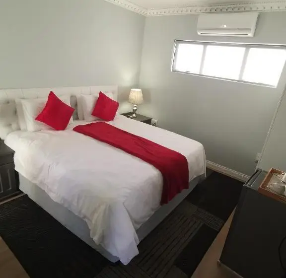 キングサイズベッドのデラックスルーム, Lucolo Palace B&b   Mthatha