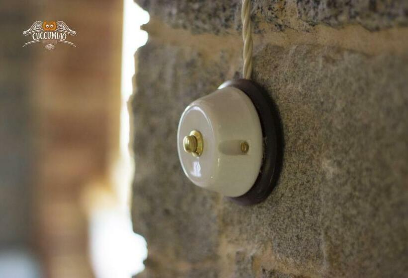 غرفة ديلوكس ثلاثية, Cuccumiao