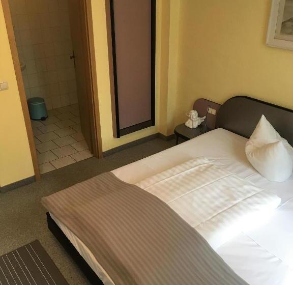 스탠다드 룸, Hopfengrund