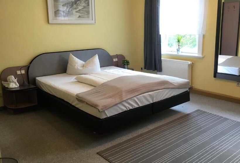 스탠다드 룸, Hopfengrund