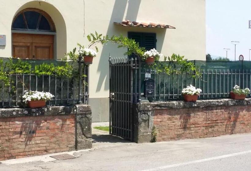 חדר סטנדרט לארבעה, La Stazione Per Dormire Guest House