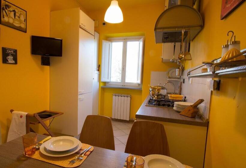 חדר סטנדרט לארבעה, La Stazione Per Dormire Guest House