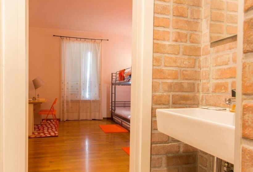 חדר סטנדרט לארבעה, La Stazione Per Dormire Guest House