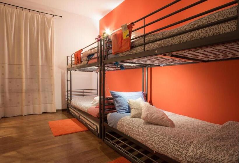 חדר סטנדרט לארבעה, La Stazione Per Dormire Guest House