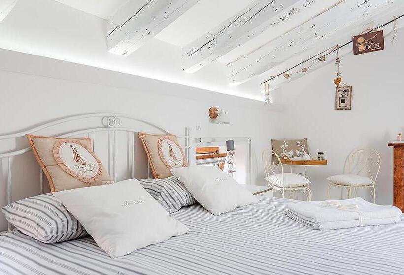 اتاق کلاسیک, Addicted To Paradise B&b