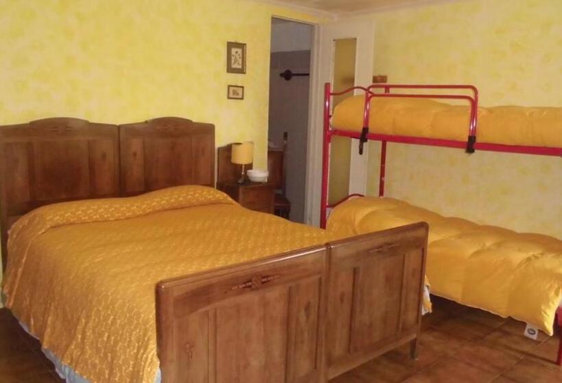 חדר סטנדרט לארבעה, Agriturismo Fiorendo