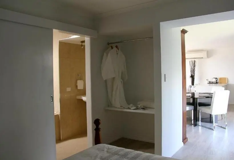 デラックススイート, Lure Bed And Breakfast