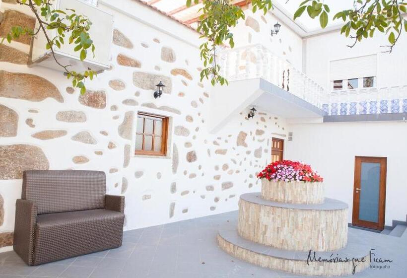 침실 3개 주택, Coutorural