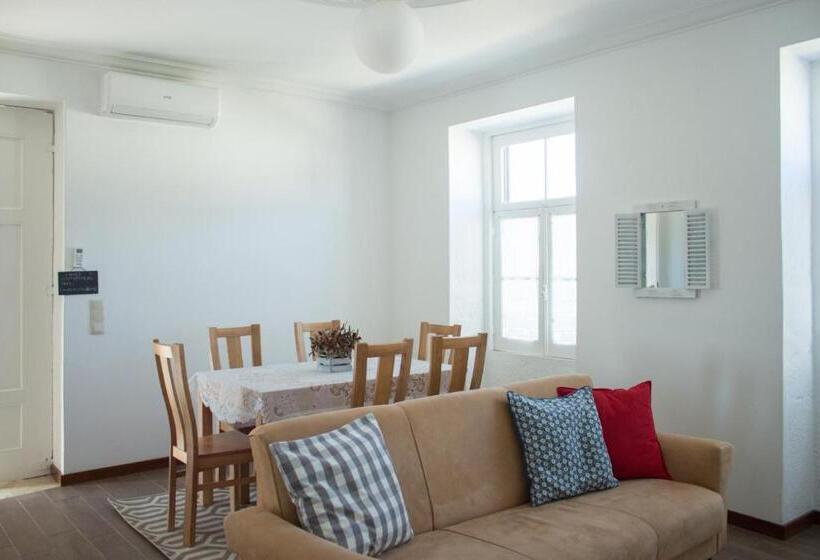 침실 3개 주택, Coutorural