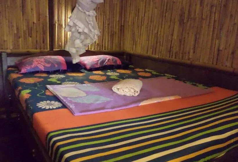 اتاق اکونومی, Topi Inn