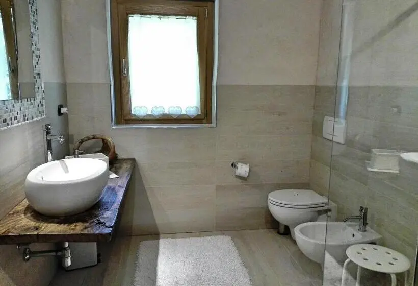 キングサイズベッドのスタンダードルーム, B&b Villa Claudia