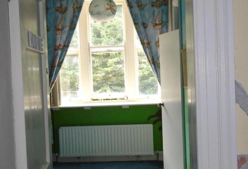 חדר אקונומי, Ballynona House