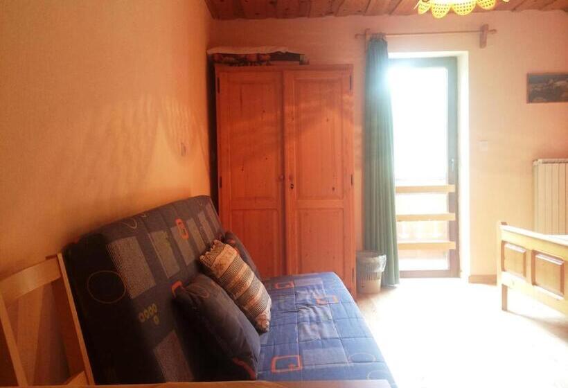 اتاق خانوادگی, Farm Stay Juvanija