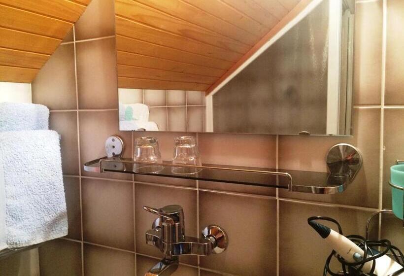 اتاق استاندارد سه تخته با بالکن, Farm Stay Juvanija