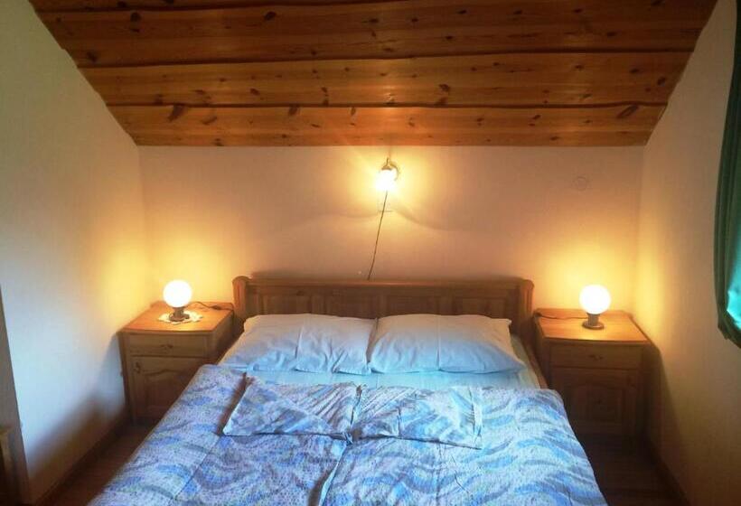 اتاق استاندارد سه تخته با بالکن, Farm Stay Juvanija